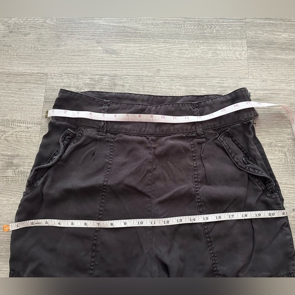 Anthropologie  Cargo Pants with Utility Design Sz 8 - Picture 4 of 5